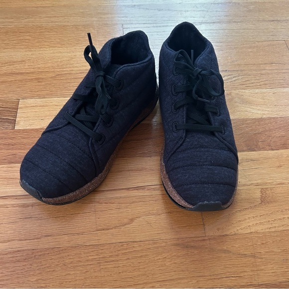 SOLE & UBB Jasper Chukka Ankle Boots in Black - Picture 16 of 16